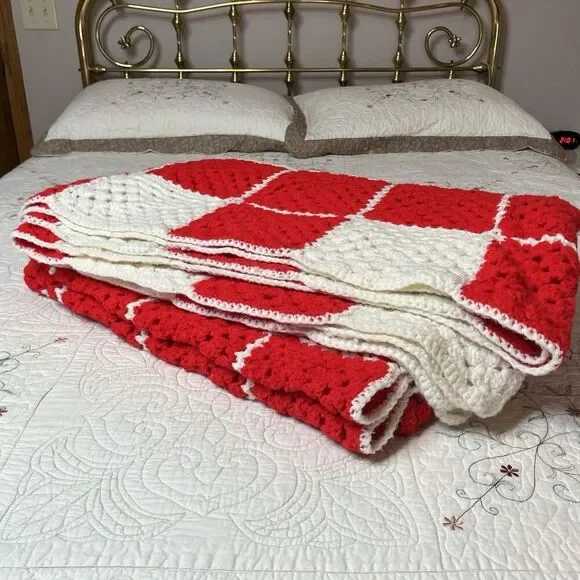 Vtg Handmade Crochet Granny Square Afghan Bedspread Approx 70 x 96 Red & White